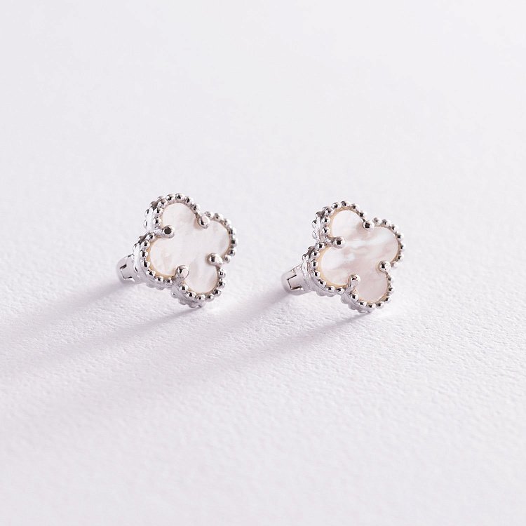 Серебряные серьги "Клевер" с перламутром 122002 от ювелирного магазина Оникс