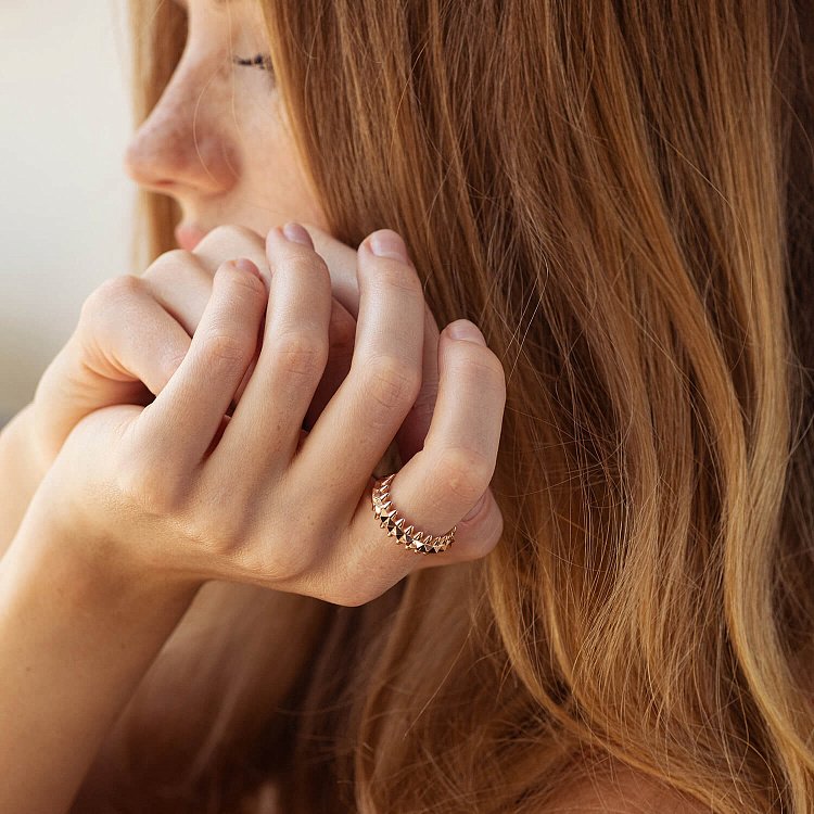 Кольцо в красном золоте к07580 от ювелирного магазина Оникс - 4