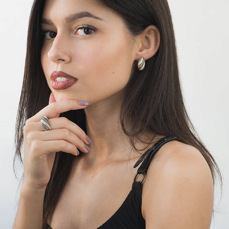 Золотые серьги с бриллиантами LDE0822-p от ювелирного магазина Оникс - 2