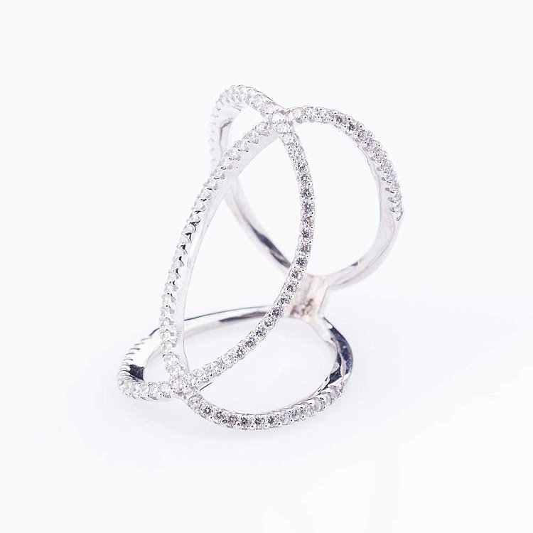 Серебряное кольцо с фианитами 111869 от ювелирного магазина Оникс - 3