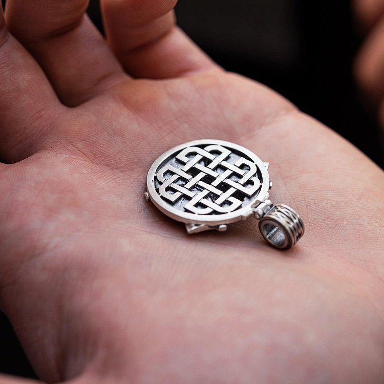 Срібний кулон "Вікінг із сокирами" 266 від ювелірного магазину Онікс - 7