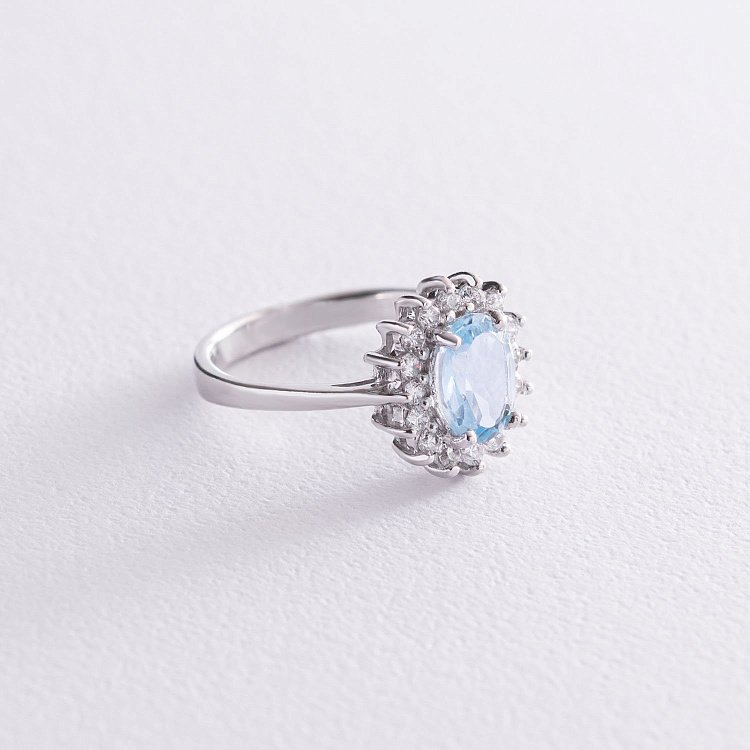 Серебряное кольцо с голубым топазом и фианитами 111458 - 2 Серебряное кольцо с голубым топазом и фианитами 111458 от ювелирного магазина Оникс - 2