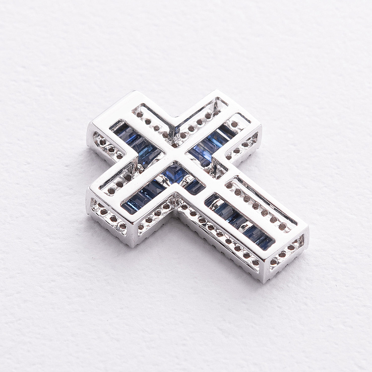 Крестик в белом золоте (бриллианты, сапфиры) пб0395ca от ювелирного магазина Оникс - 1