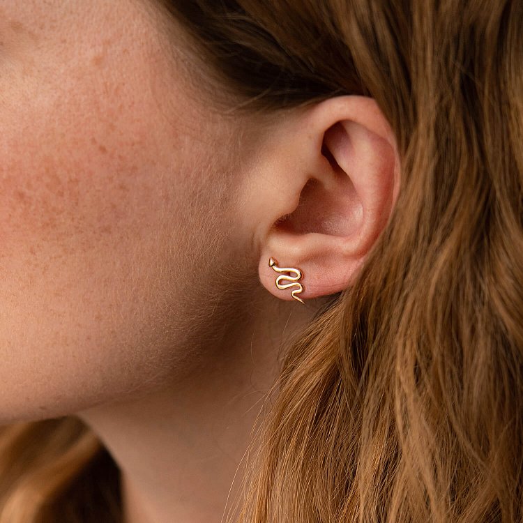 Серьги - пусеты "Змеи" в красном золоте с07880 от ювелирного магазина Оникс - 4