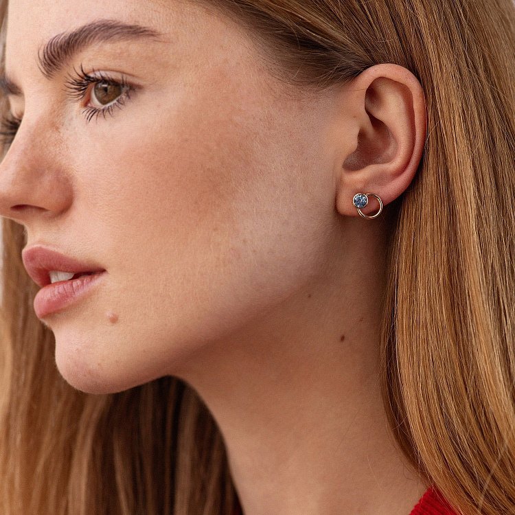 Сережки - пусети "Ейпріл" з блакитними топазами (червоне золото) с08231 від ювелірного магазину Онікс - 3