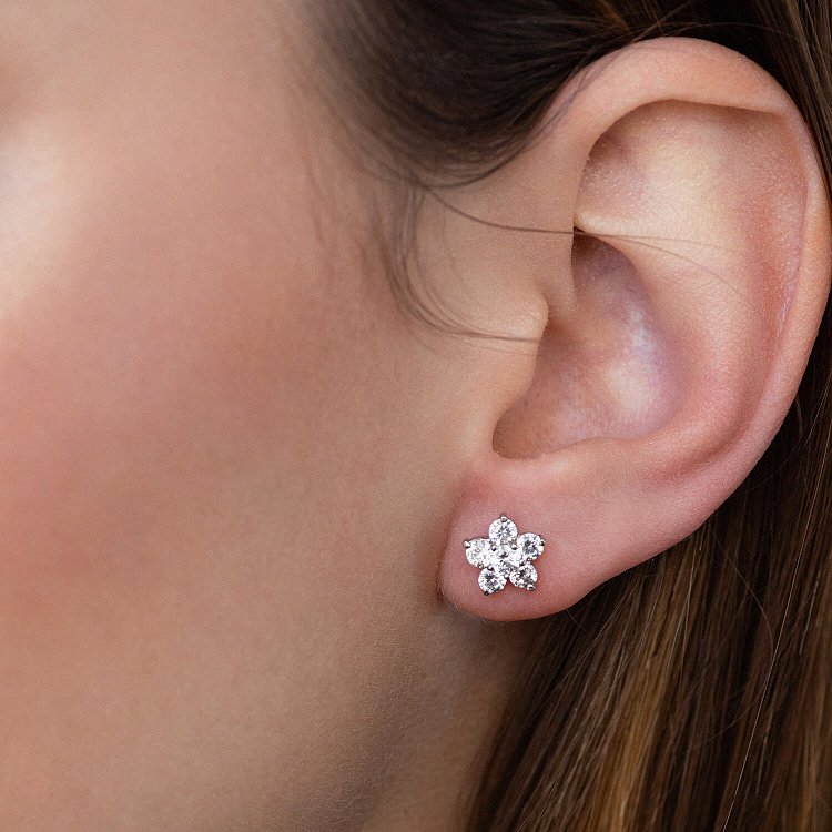 Серебряные серьги - пусеты "Цветочки" с фианитами 121482 от ювелирного магазина Оникс - 2