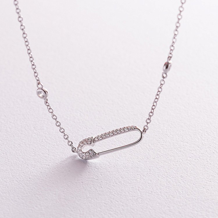 Серебряное колье "Булавка" с фианитами 181180 от ювелирного магазина Оникс