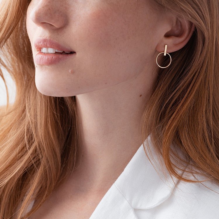 Золотые серьги - пусеты "Уверенность" с07913 от ювелирного магазина Оникс - 4