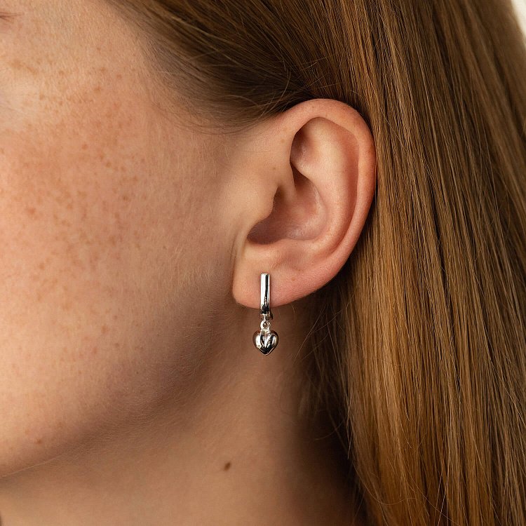 Серьги "Сердечки" в белом золоте с08388 от ювелирного магазина Оникс - 1