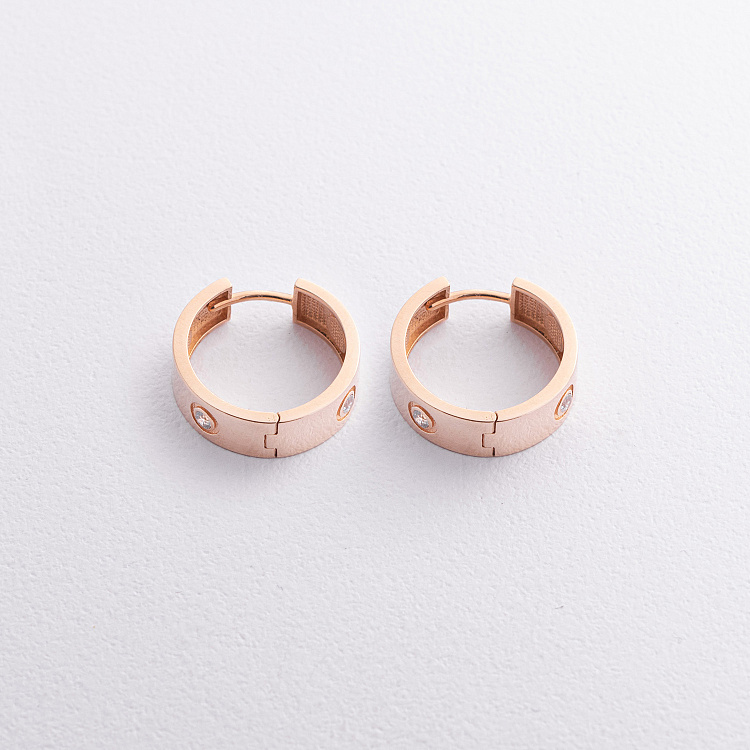 Сережки - кільця "Love" у червоному золоті с09394 від ювелірного магазину Онікс - 1