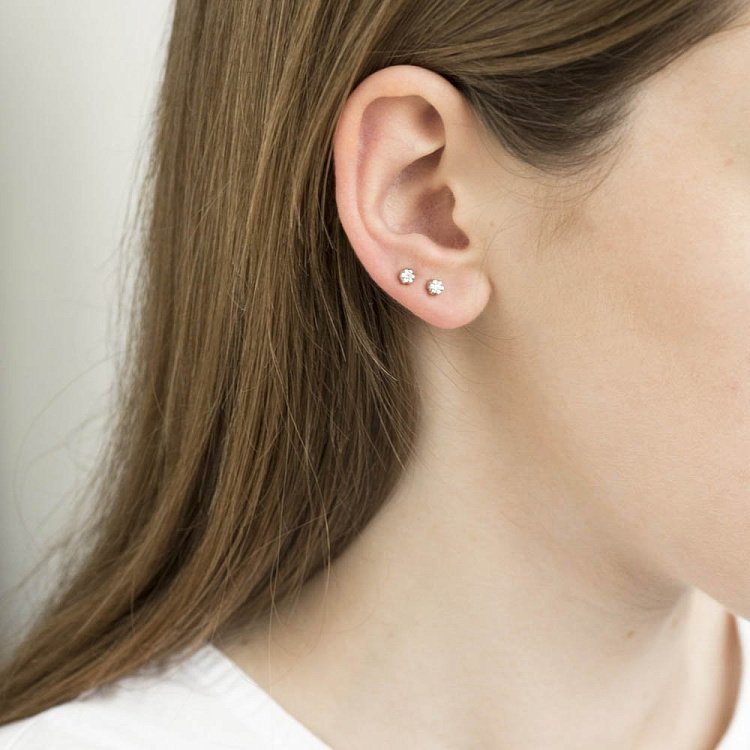 Срібні сережки - пусети з фіанітами (3 мм) 12658 від ювелірного магазину Онікс - 4