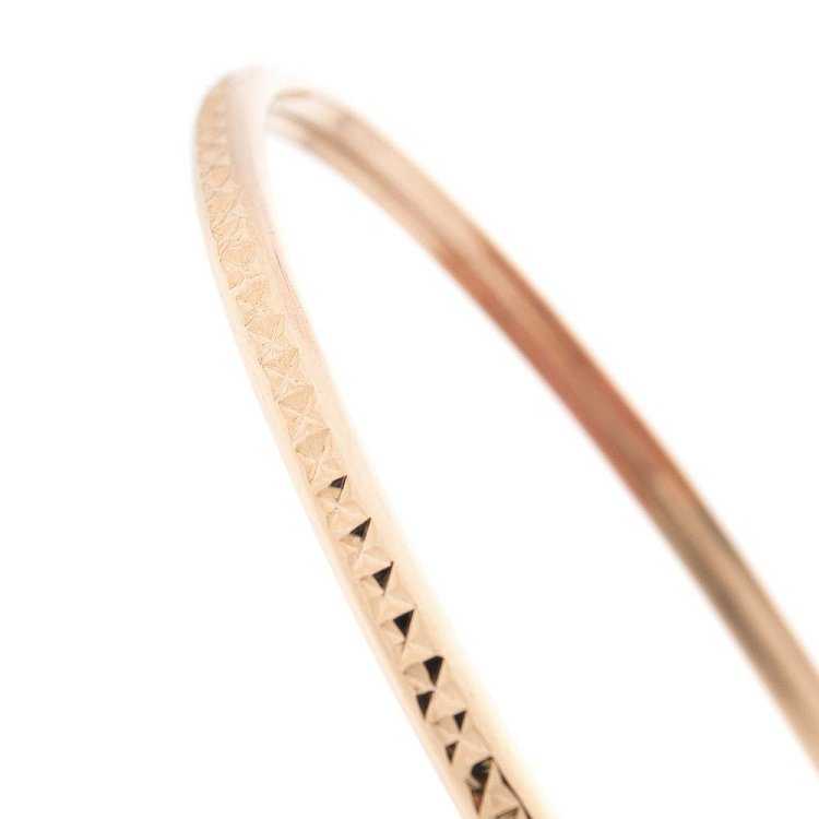 Золотой жесткий браслет б03602 от ювелирного магазина Оникс - 2