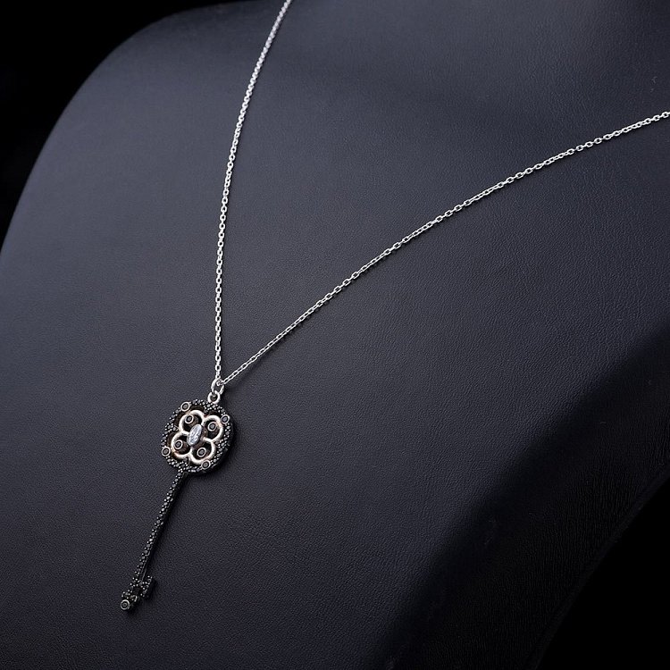 Серебряное колье "Ключик" (фианиты) 18455 от ювелирного магазина Оникс - 4