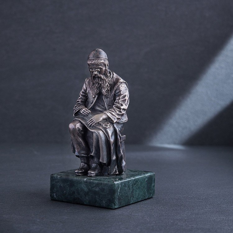 Серебряная фигура ручной работы "Еврейский портной за работой" сер00051 Серебряная фигура ручной работы "Еврейский портной за работой" сер00051 от ювелирного магазина Оникс