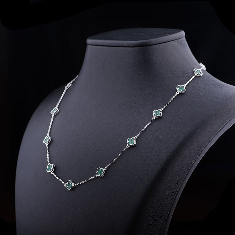 Серебряное колье "Клевер" (им. малахит) 18344 от ювелирного магазина Оникс - 3