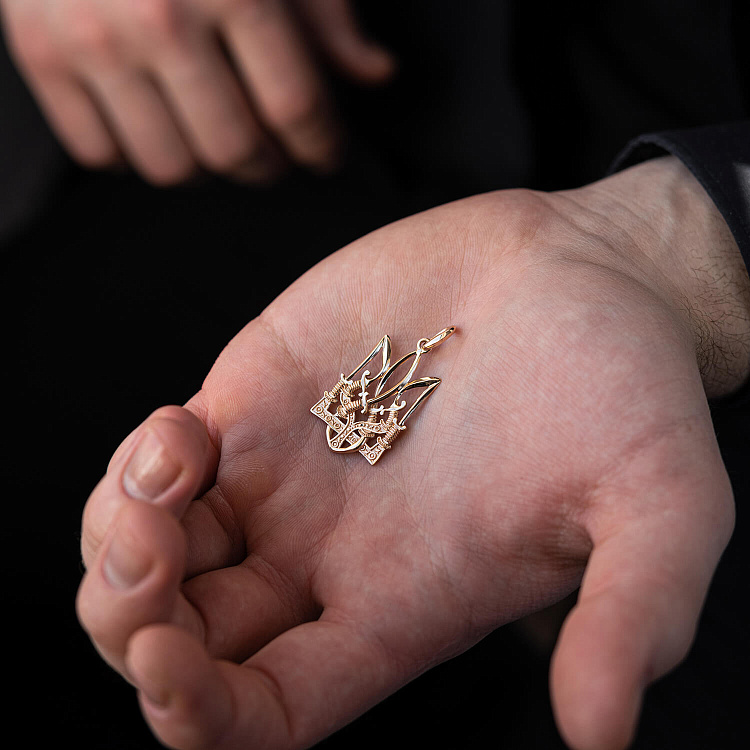 Подвеска "Тризуб с саблями" в красном золоте п03803 от ювелирного магазина Оникс - 1