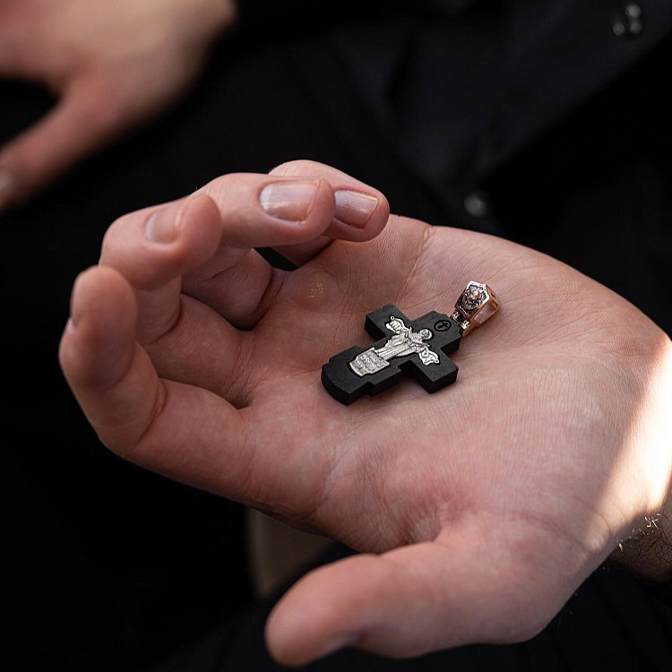 Золотий хрест "Розп'яття. Пресвята Богородиця" з ебеновим деревом 632з від ювелірного магазину Онікс - 3