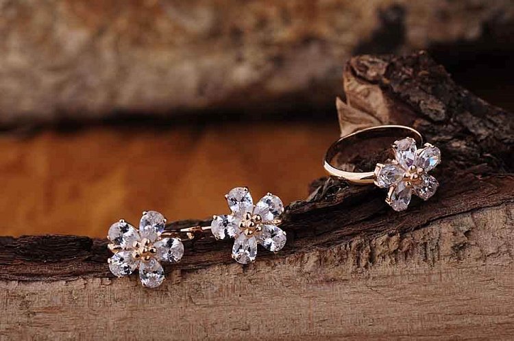 Сережки "Квіточки" (фіаніти) с01263 від ювелірного магазину Онікс - 1