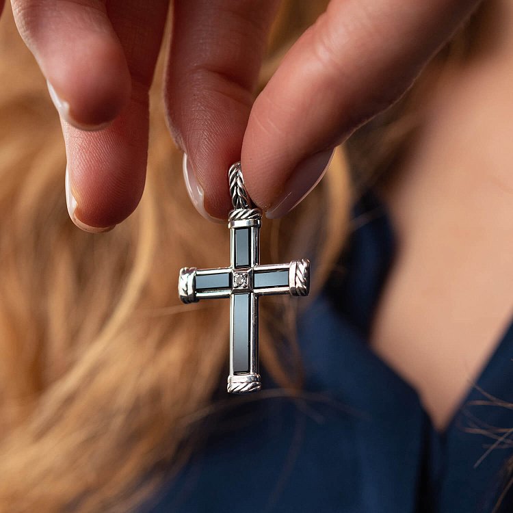 Серебряный крестик "With God all things are possible" (фианиты, оникс) 280 от ювелирного магазина Оникс - 1