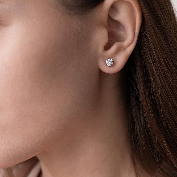 Золотые серьги - пусеты с бриллиантами с170ar от ювелирного магазина Оникс - 1