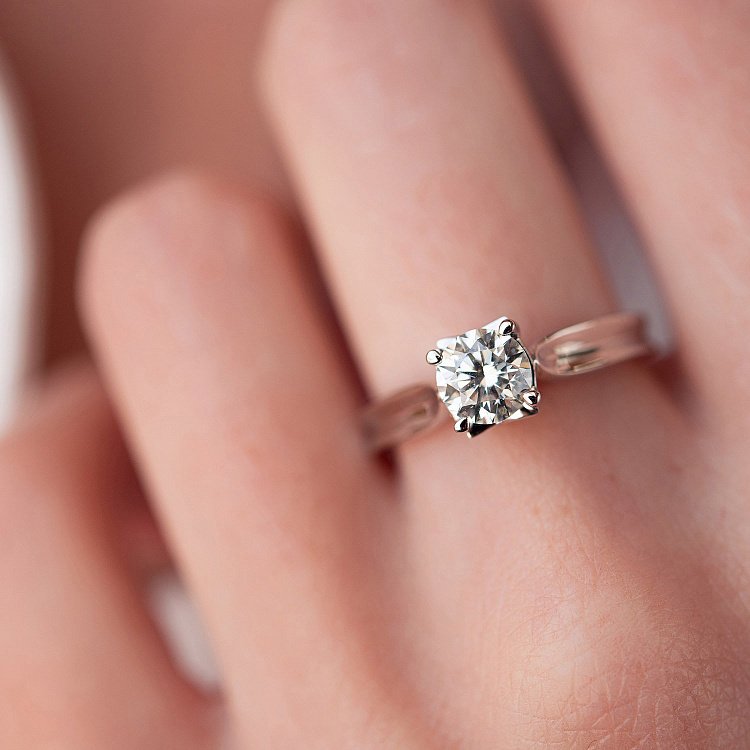 Заручальна золота каблучка "Метелики" з діамантами кб0389nl від ювелірного магазину Онікс - 1