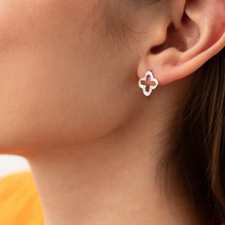 Сережки - пусети "Конюшина" в білому золоті с06987 від ювелірного магазину Онікс - 2