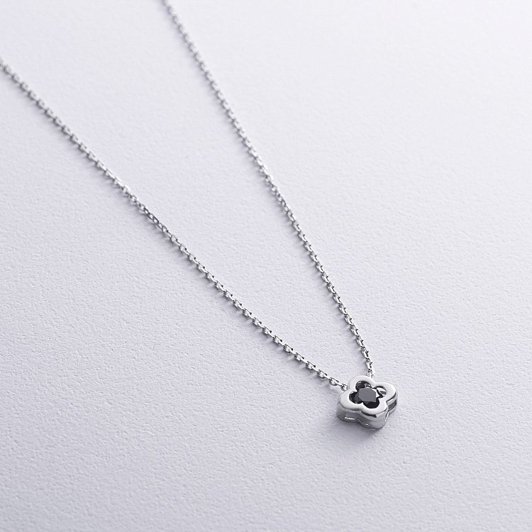 Серебряное колье "Клевер" (черный фианит) 181059 от ювелирного магазина Оникс - 1