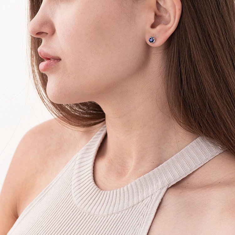 Золоті сережки - пусети "Флоранс" з сапфірами 22552 від ювелірного магазину Онікс - 1