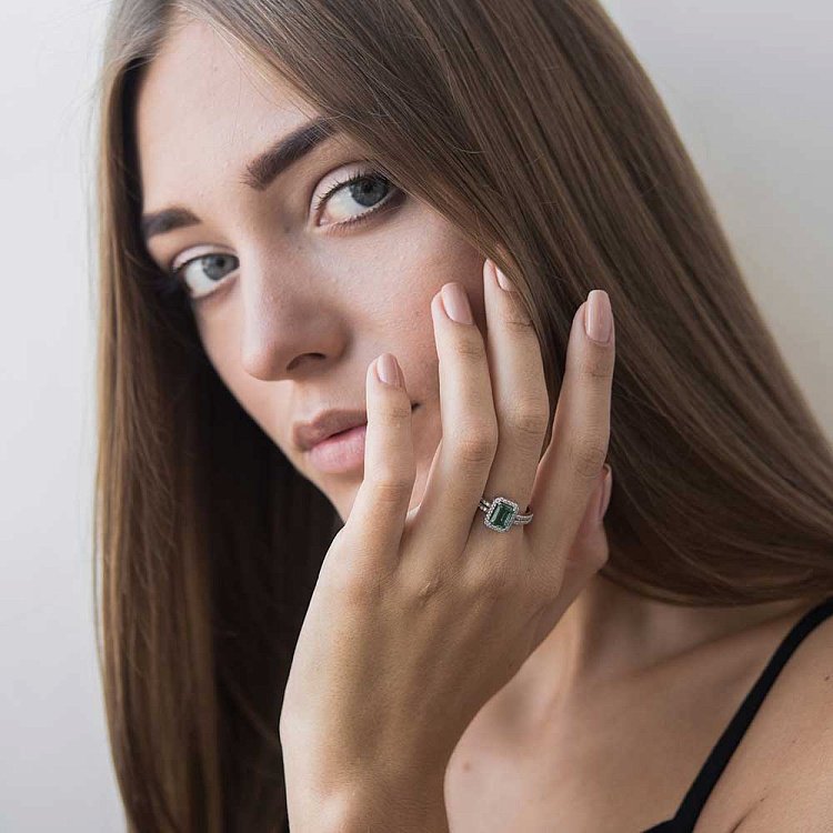 Золота каблучка з празіолітом і фіанітами к04634 - 1 Золота каблучка з празіолітом і фіанітами к04634 від ювелірного магазину Онікс - 1