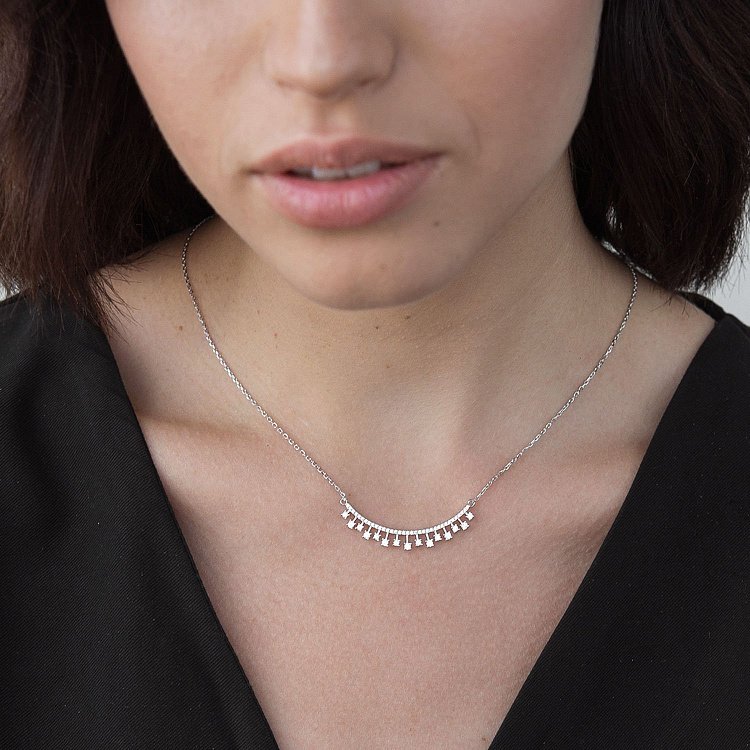 Срібне кольє з фіанітами 18253 від ювелірного магазину Онікс