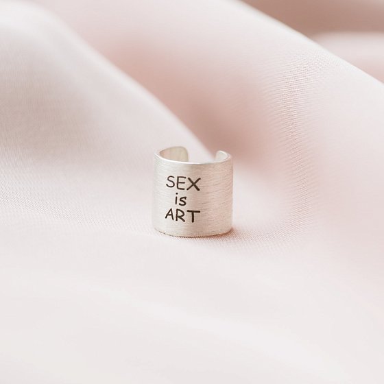 Серебряная серьга-каффа "Sex is art" (матовая) 122703s №5
