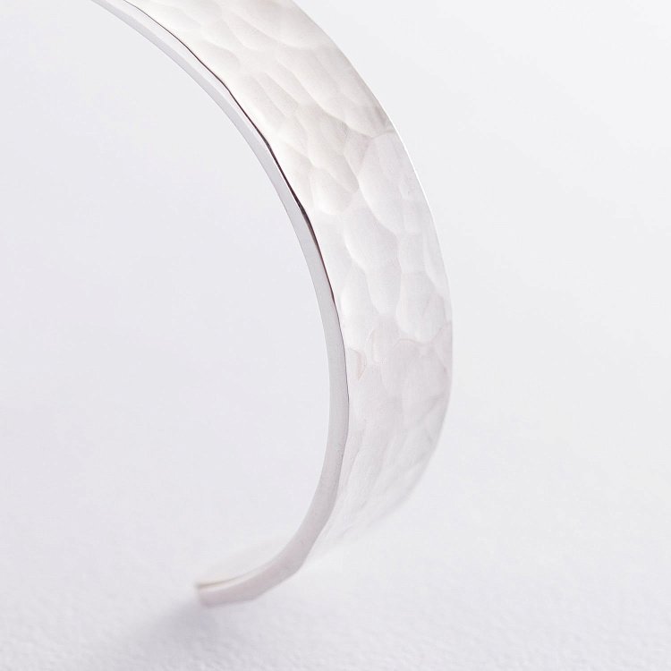 Жорсткий браслет ручної роботи зі срібла 141435 від ювелірного магазину Онікс - 8