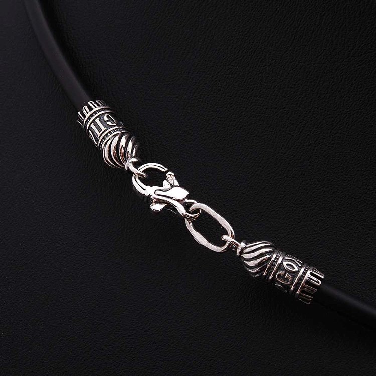 Каучуковый шнурок "Спаси и сохрани" с серебряной застежкой (5мм) 18437 от ювелирного магазина Оникс - 2