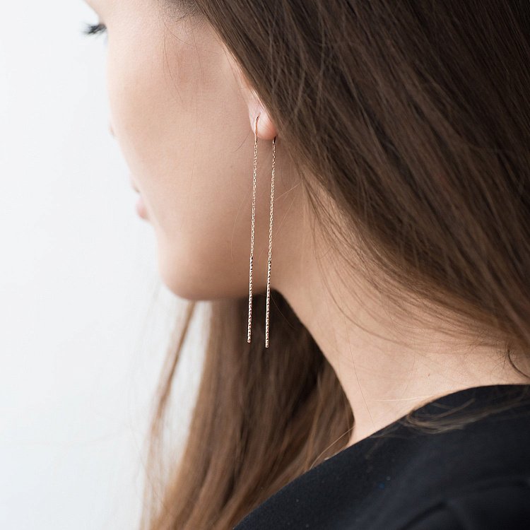 Золотые серьги - протяжки с06700 от ювелирного магазина Оникс - 5