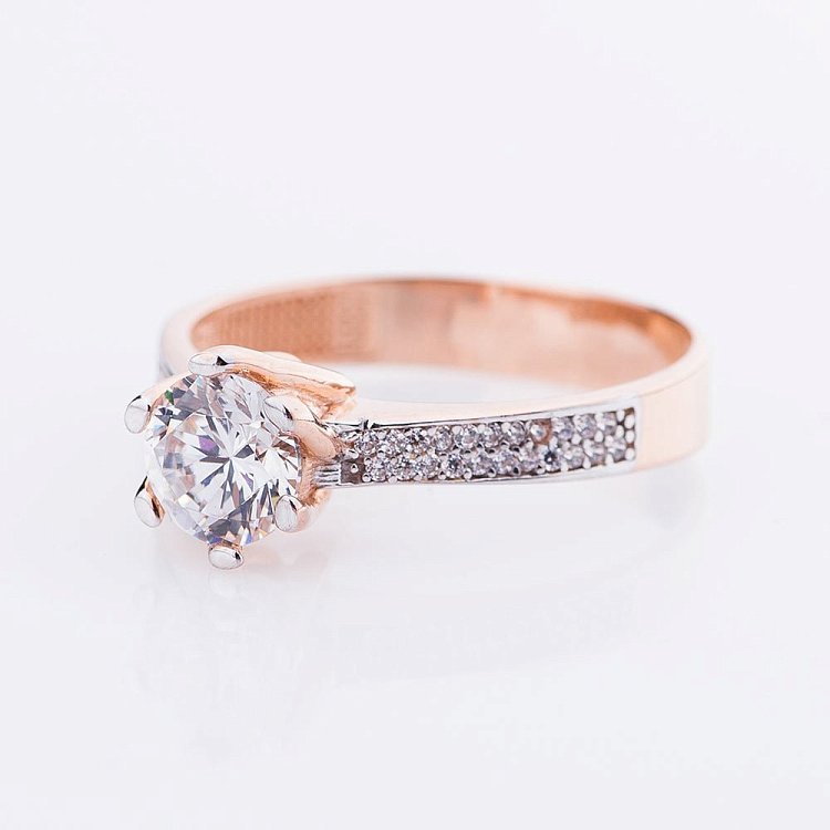 Помолвочное золотое кольцо с фианитами к04737 от ювелирного магазина Оникс - 1