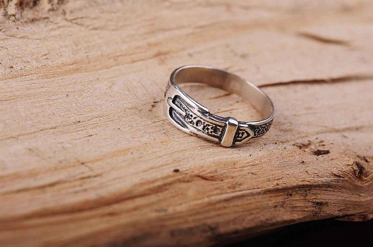 Кольцо "Ремень" 11224 от ювелирного магазина Оникс - 2