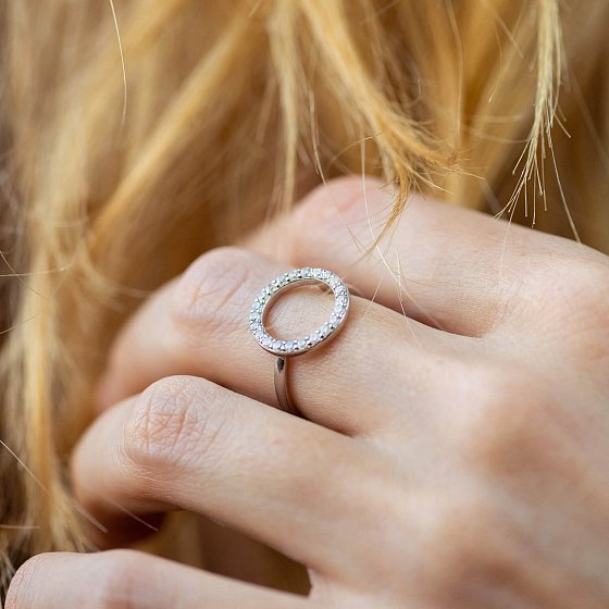 Серебряное кольцо "Круговорот" с фианитами 112577 №4