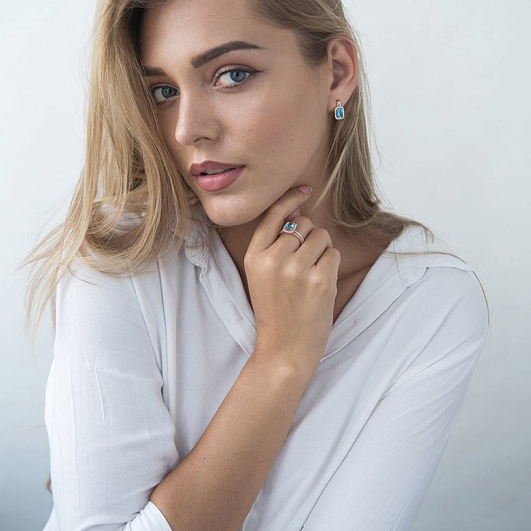 Золоті сережки з блакитним топазом і фіанітами с04186 від ювелірного магазину Онікс - 3