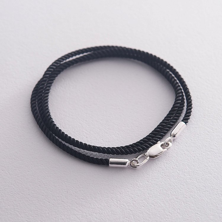 Шовковий шнурок з гладкою срібною застібкою (2 мм) 18401 від ювелірного магазину Онікс