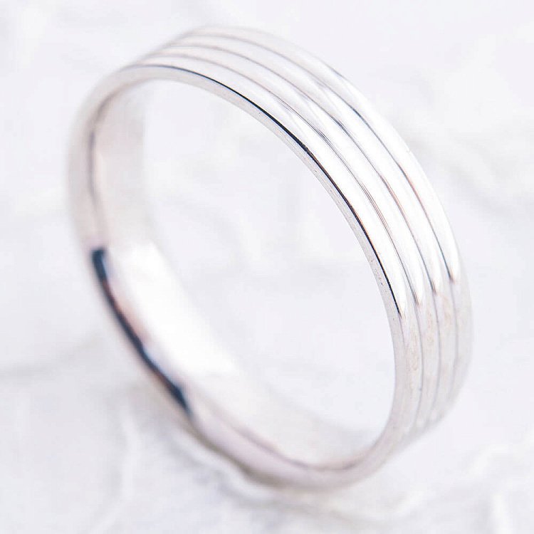 Обручальное кольцо обр000892 от ювелирного магазина Оникс