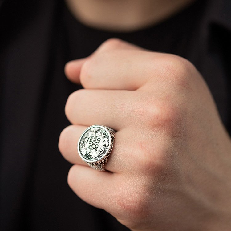 Мужская серебряная печатка "Stop war in Ukraine" 112723 от ювелирного магазина Оникс - 4