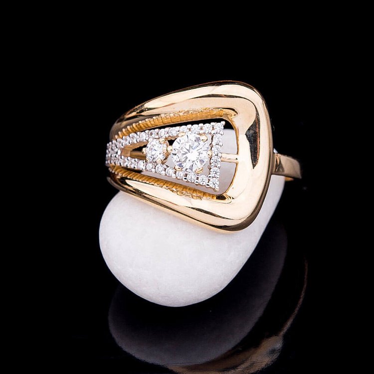 Золотое кольцо "Гитара" с фианитами к03973 от ювелирного магазина Оникс