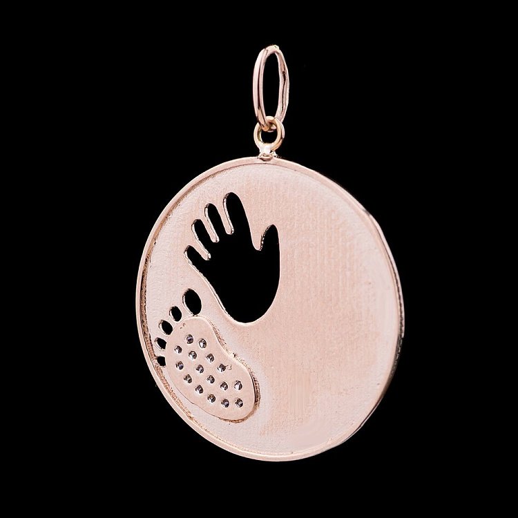 Золота підвіска "Ручка і ніжка немовляти" з фіанітами п02727 від ювелірного магазину Онікс - 1