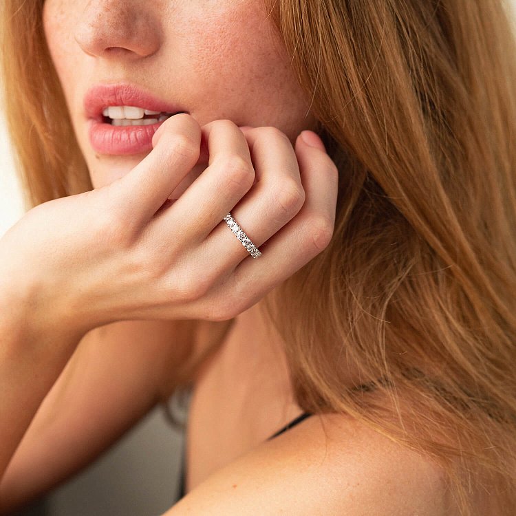 Золотое кольцо с дорожкой камней (бриллианты) кб0436nl от ювелирного магазина Оникс - 2