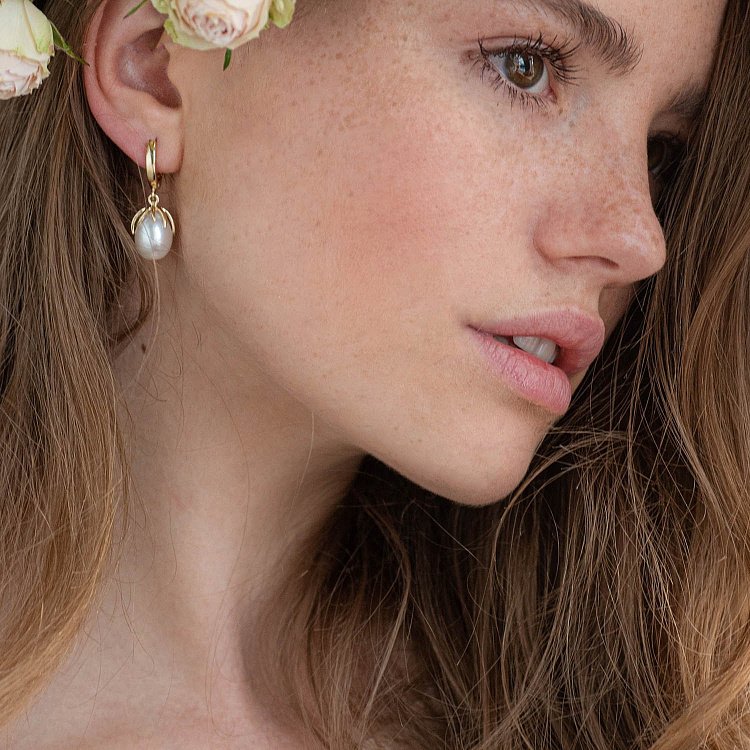 Золоті сережки (культ. прісн. перли) с06935 від ювелірного магазину Онікс - 1