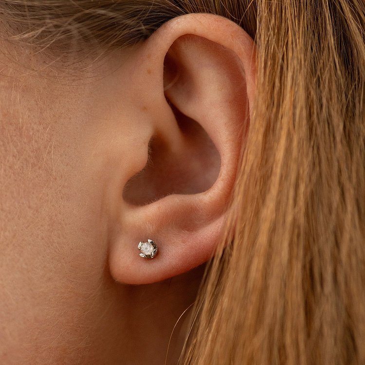 Срібні сережки - пусети (фіаніти) 12644 від ювелірного магазину Онікс - 4