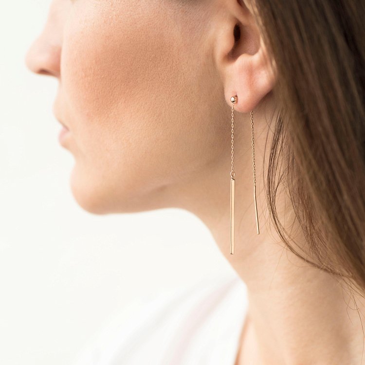 Золоті сережки на ланцюжку с05490 від ювелірного магазину Онікс