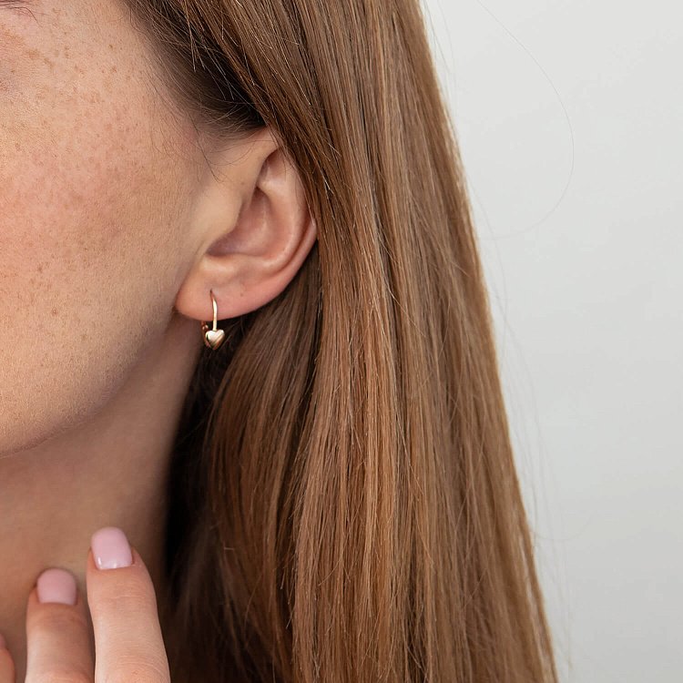 Золотые детские серьги "Сердечки" с05930 от ювелирного магазина Оникс - 1