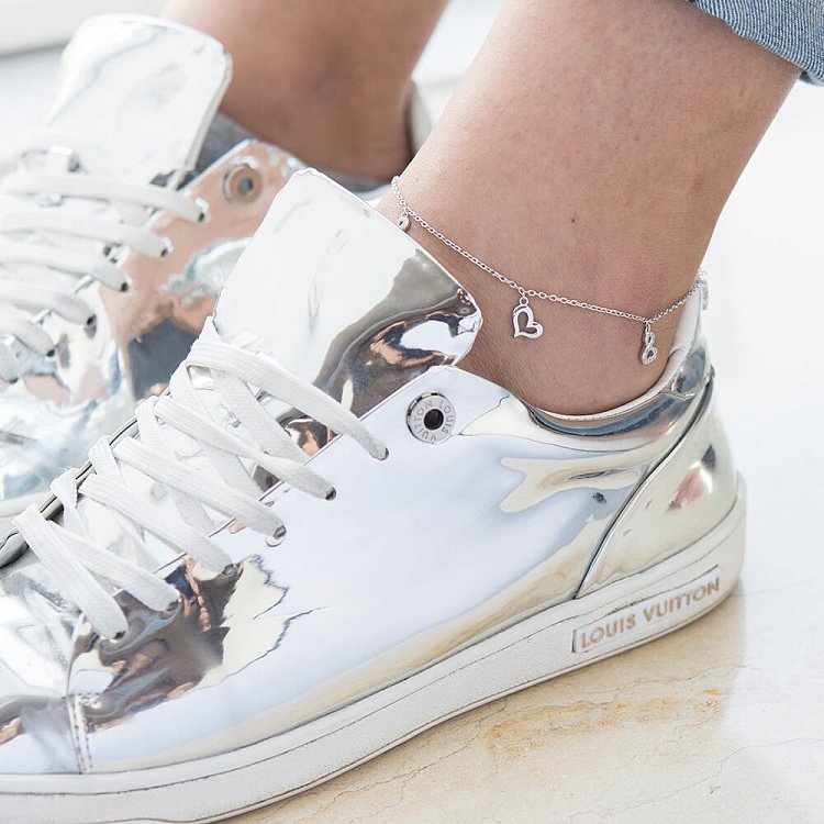 Серебряный браслет на ногу "Бесконечность и сердца" с фианитами 14912 от ювелирного магазина Оникс - 4