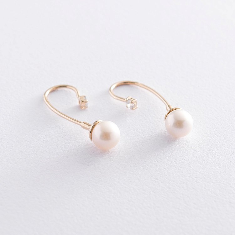 Золотые серьги "Муза" (фианит, культ. пресн. жемчуг) с06735 от ювелирного магазина Оникс